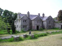 Vaynol Old Hall (c) Gareth Hughes
