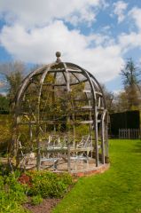 A lovely summerhouse in the gardens