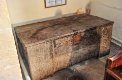 The 17th century wooden chest