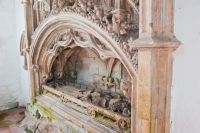 De la Mere tomb canopied niche