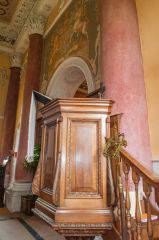 West Wycombe, St Lawrence Church, The pulpit and chancel arch