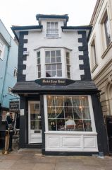 The Crooked House of Windsor