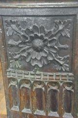 Elizabethan pew end