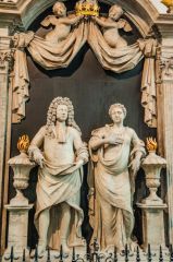 York, St Michael-le-Belfry, Sir Robert Squire memorial (1707)