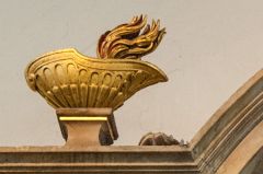 York, St Michael-le-Belfry, Squire memorial, gilded urn