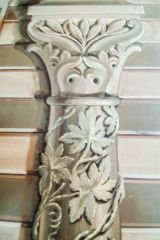 A trompe l'oiel pillar