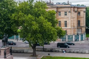 Apsley House from the Wellington Arch