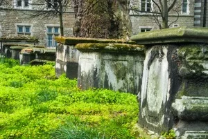 18th-century table tombs