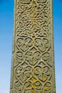 Foliage carving on the cross shaft