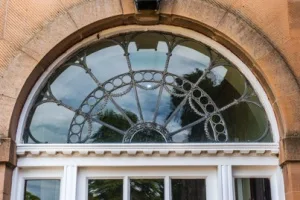 A simple architrave over the visitor entrance