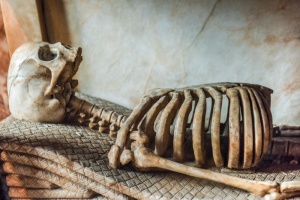 Skeleton depicting Henry Cavendish