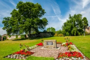 Simon de Montfort memorial