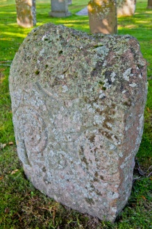 Double disc and Z-rod carvings