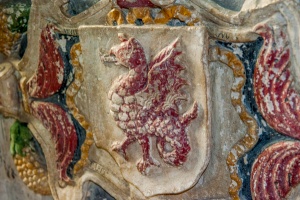 Coat of arms on the Drake memorial