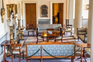 The entrance hall drawing room