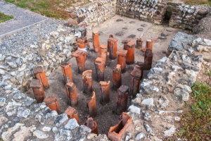 Hypocaust underfloor heating system