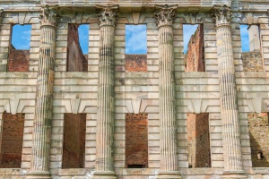 Corinthian columns on the west front