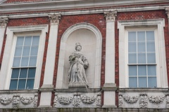 Queen Anne statue