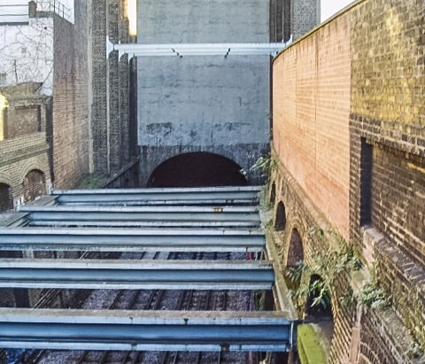 Behind the false frontage (c) Hywel Williams