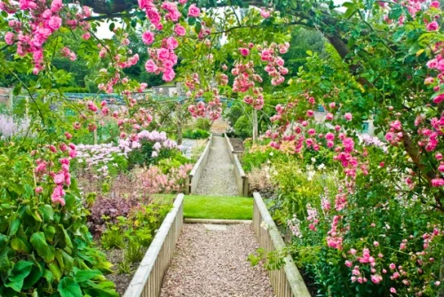 The beautiful gardens at Abbotsford House