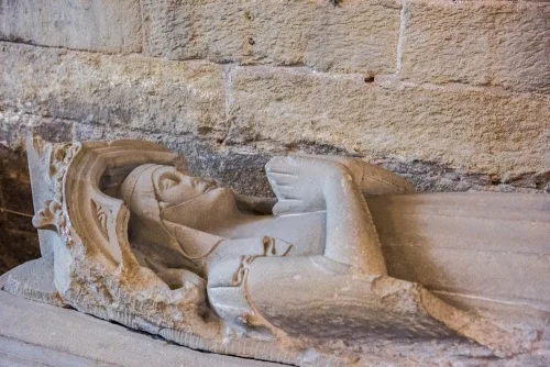 Isabella de Vesci effigy, 1314