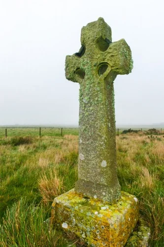 Another view of the cross and battlefield
