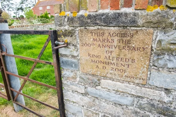Plaque marking 200th anniversary of King Alfred's Monument 