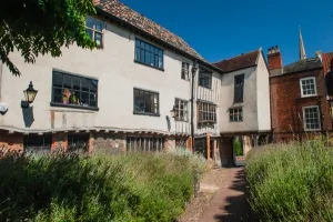 There is a small garden area along the alley