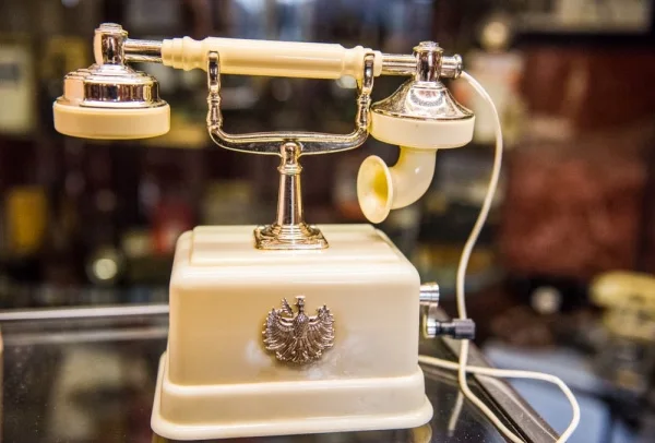 A Bakelite telephone