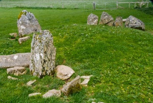 The kerb cairn