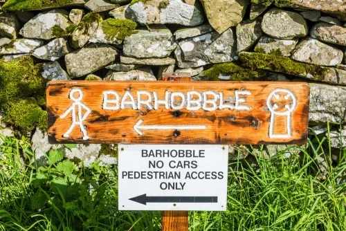 Park at the end of the road in Airylick