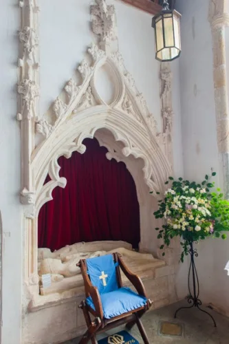 Sir William de Ferrers tomb