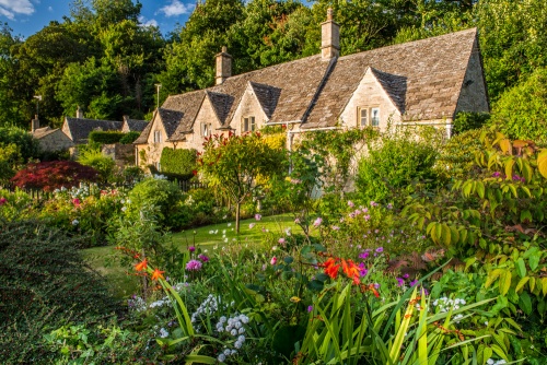 Pretty Cotswold cottages in Bibury