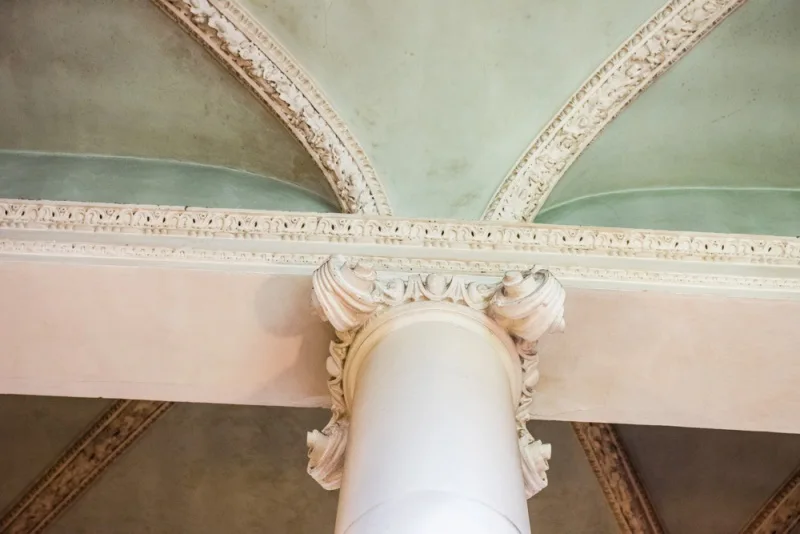 A ornate classical column in the north aisle