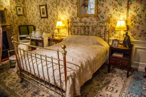 Winston Churchill's birthplace chamber