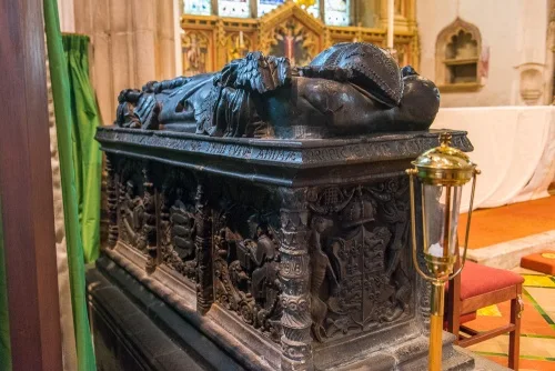 Prior Thomas Vivian's tomb