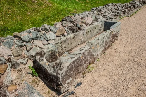 Guy de Beauchamp's coffin, c. 1315