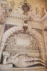 Sir John Acland memorial (1613)