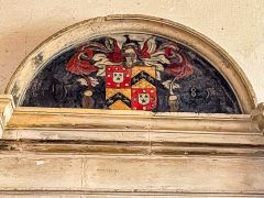 Coat of arms on the Robert Hunckes memorial