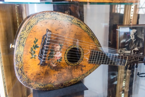 The 'Ledbury Lute', circa 1800