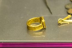 A golden finger ring