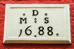 The date stone on Grape Lane