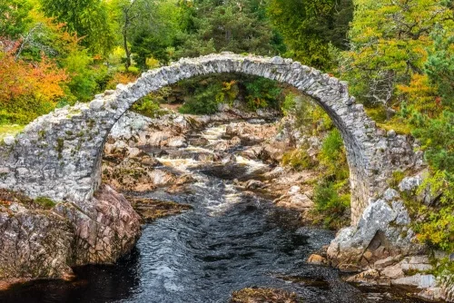 The packhorse bridge from the modern road bridge