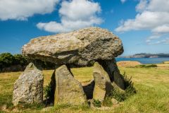 The dolmen from the north-east