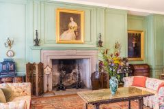 An elegant ground-floor sitting room