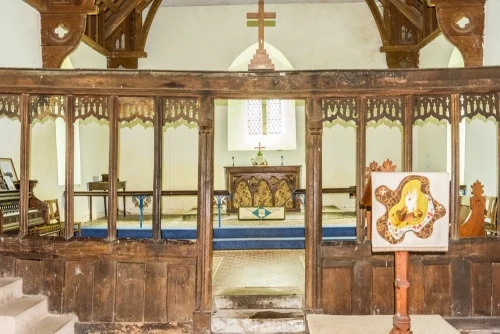 The late medieval wooden screen