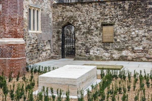 Grave of Charterhouse founder Sir Walter de Manny