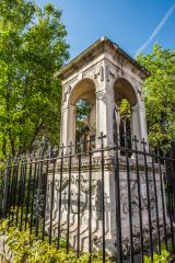 Memorial to Sir Hans Sloane