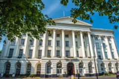 Cheltenham, Elegant Queen's Hotel