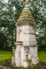 1872 public fountain